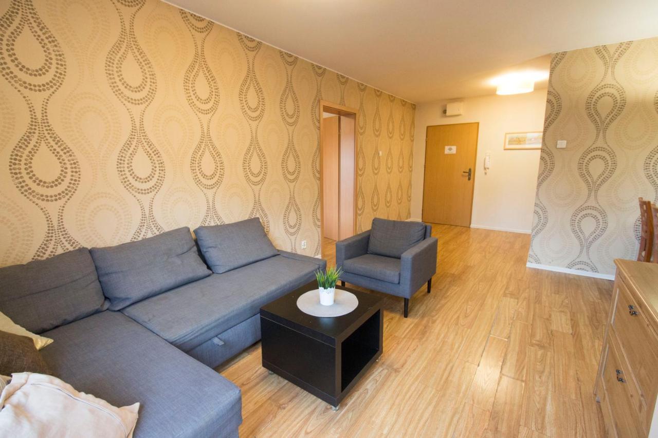 Happy Old Town Apartment *