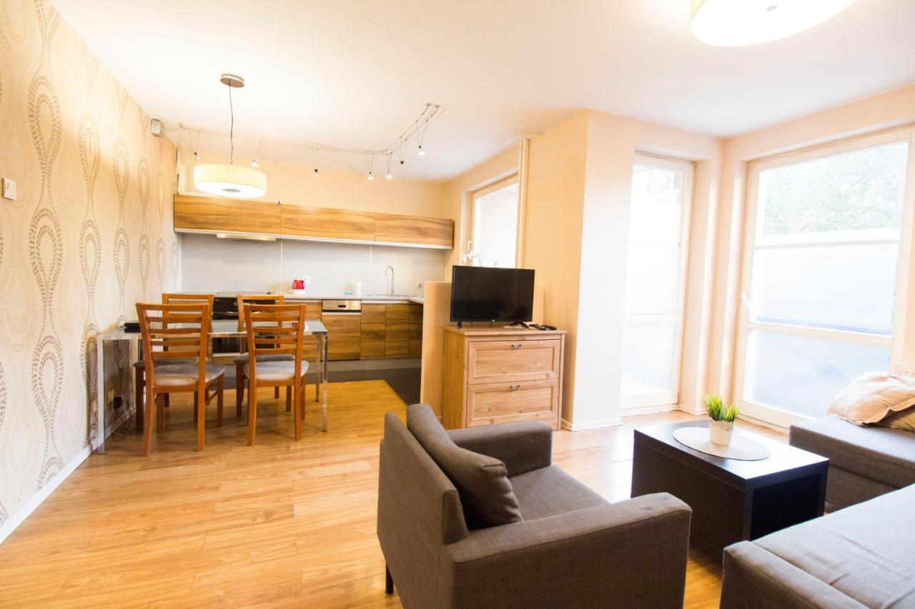 Happy Old Town Apartment