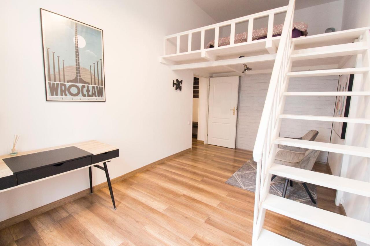 Happy Old Town Apartment