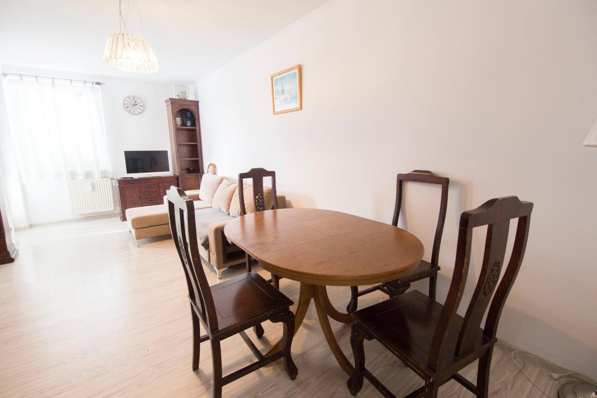 Happy Old Town Apartment *